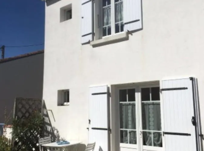 Maison De Pays A 2 Pas De La Mer Et Du Centre